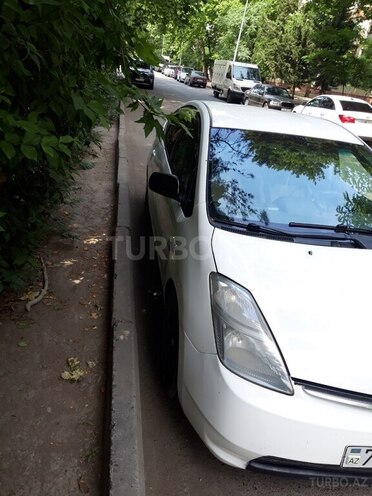 Toyota Prius-7
