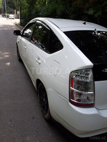 Toyota Prius-8