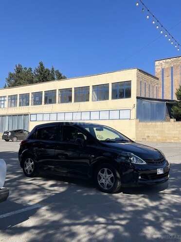 Nissan Tiida-8