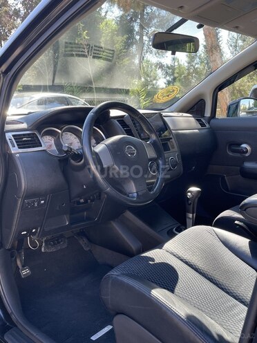 Nissan Tiida-16