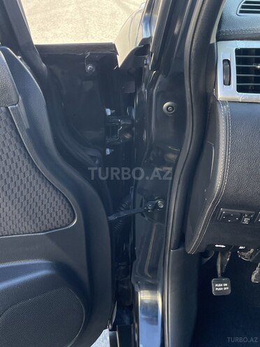 Nissan Tiida-13