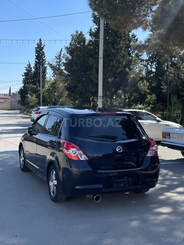 Nissan Tiida-5