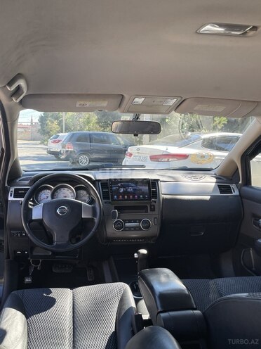Nissan Tiida-17