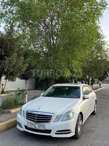 Mercedes E 220-1