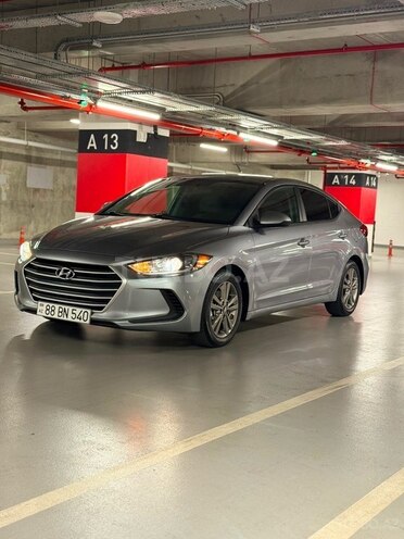 Hyundai Elantra-2