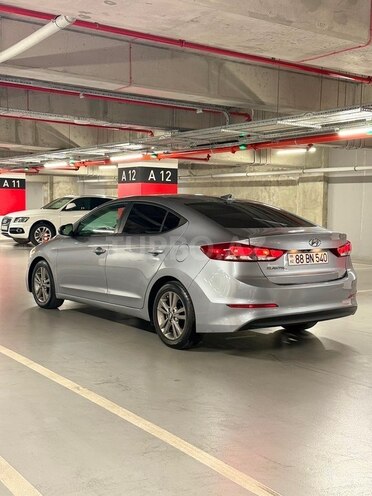Hyundai Elantra-7