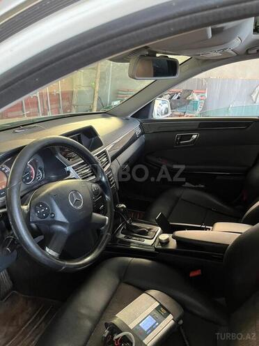 Mercedes E 220-2