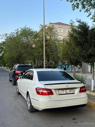 Mercedes E 220-3