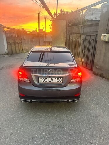 Hyundai Accent-2