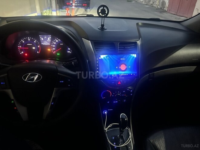 Hyundai Accent-3