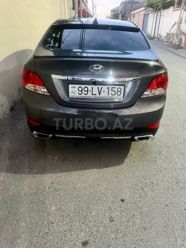 Hyundai Accent-5