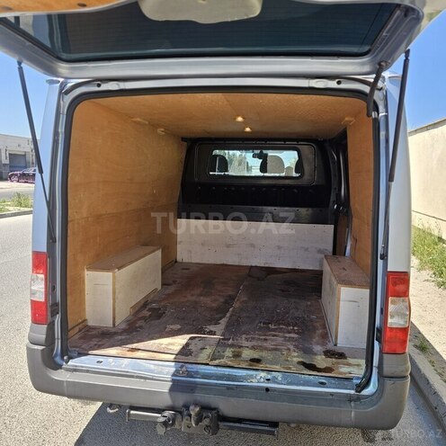 Ford Transit-12