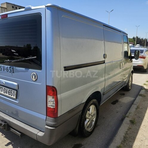 Ford Transit-15