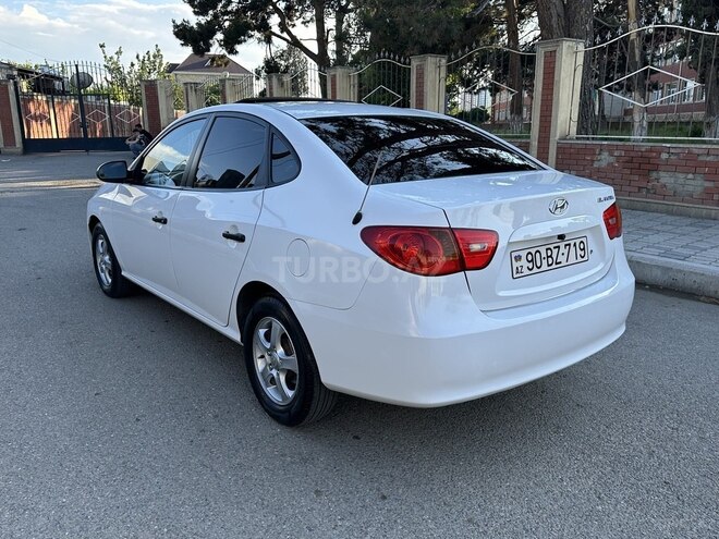 Hyundai Elantra-4