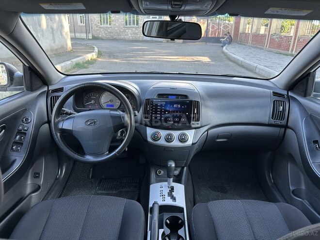 Hyundai Elantra-10