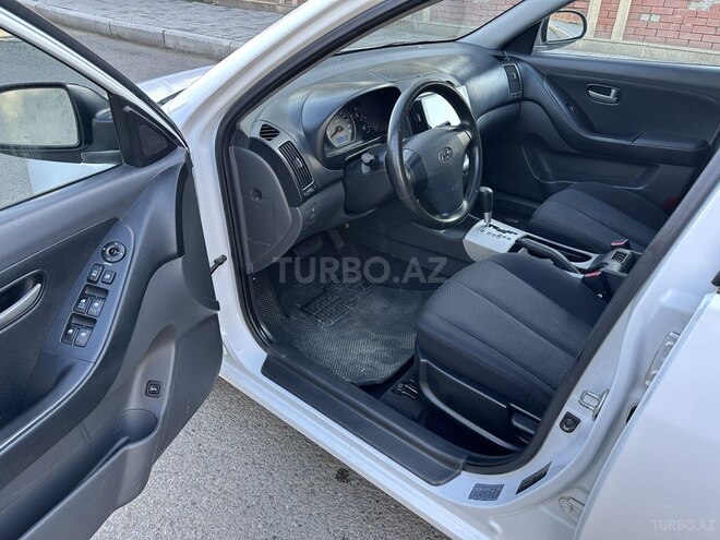 Hyundai Elantra-9