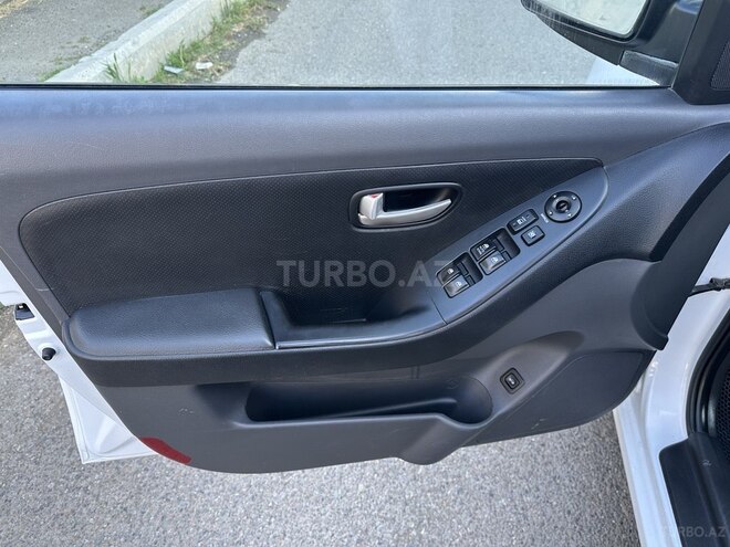 Hyundai Elantra-12