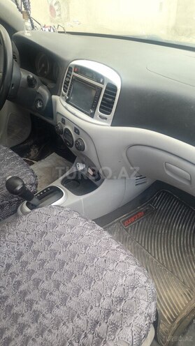 Hyundai Accent-6