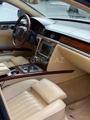 Volkswagen Phaeton-13