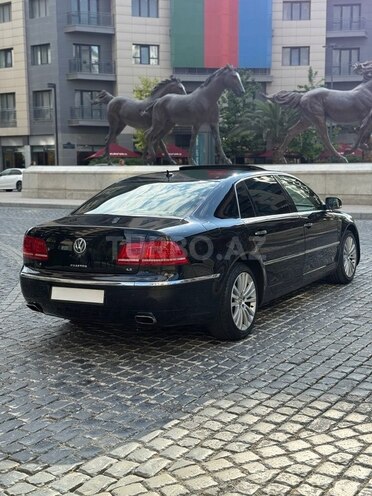 Volkswagen Phaeton-9