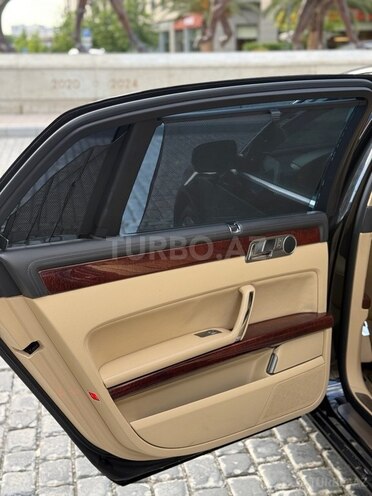 Volkswagen Phaeton-18
