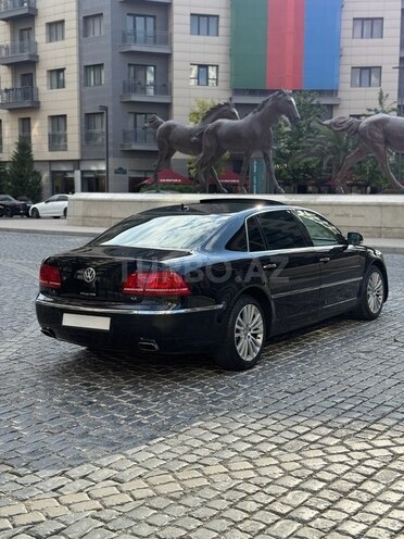 Volkswagen Phaeton-7
