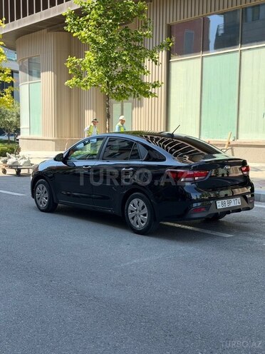 Kia Rio-5