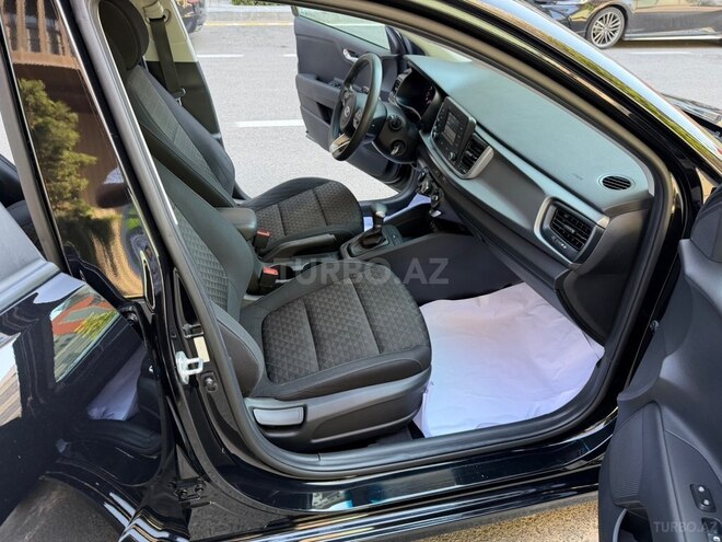 Kia Rio-11
