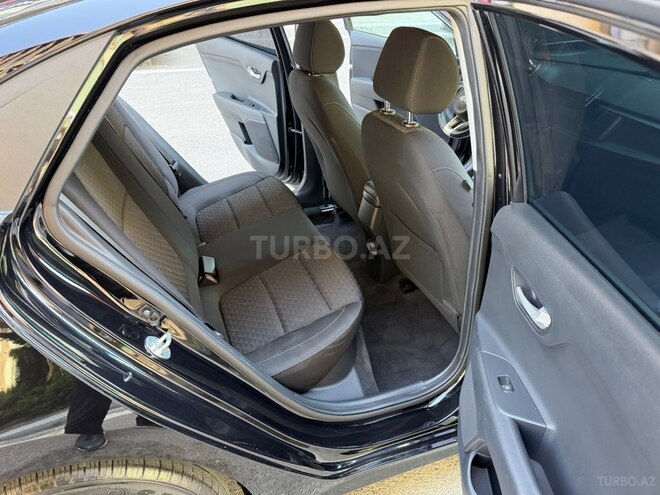 Kia Rio-12