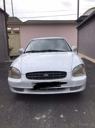 Hyundai Sonata-1