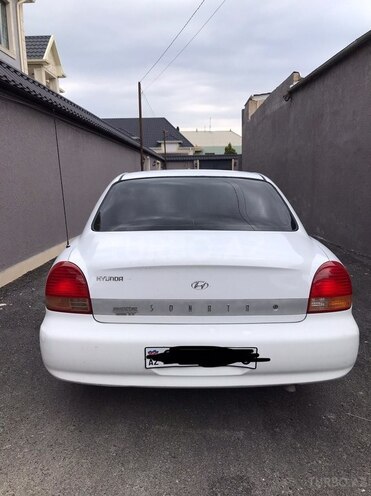 Hyundai Sonata-4