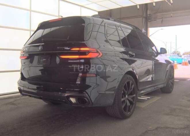 BMW X7-4
