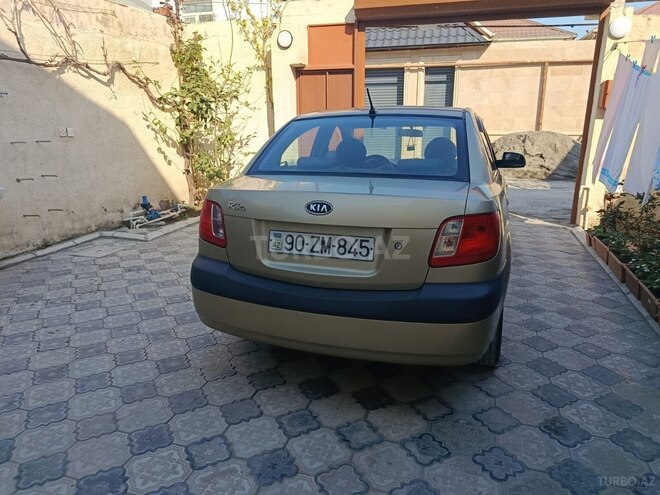 Kia Rio-4