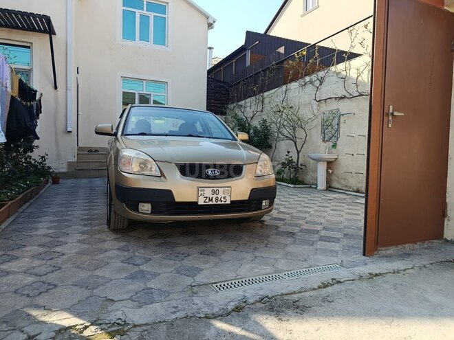 Kia Rio-1