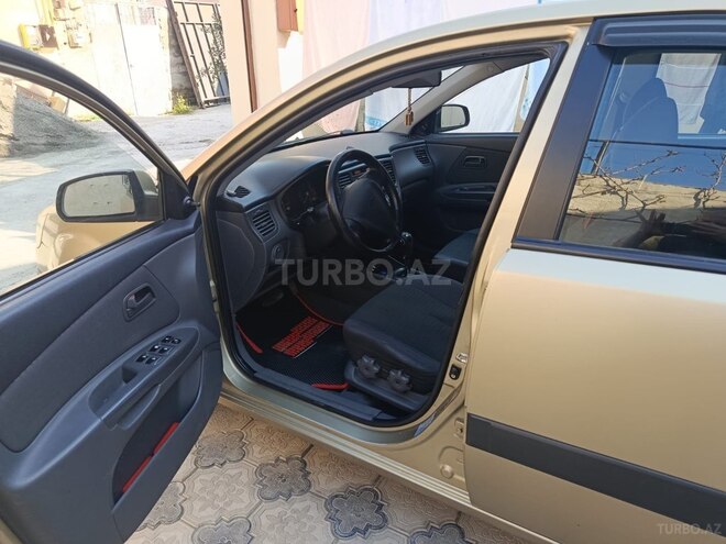 Kia Rio-5