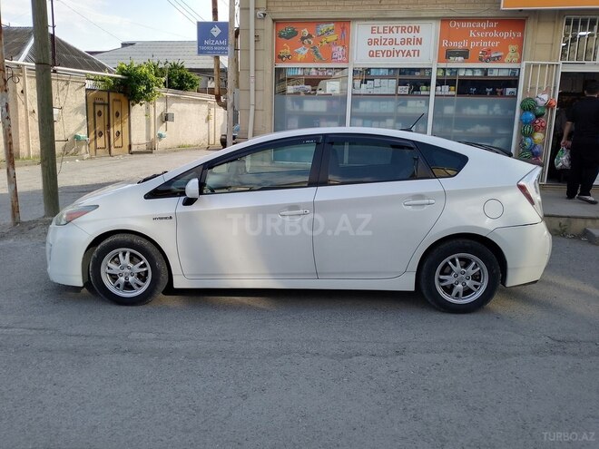 Toyota Prius-6