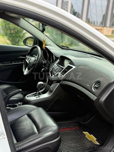 Chevrolet Cruze-10
