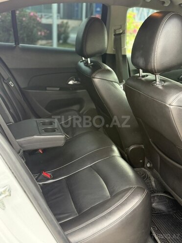 Chevrolet Cruze-11