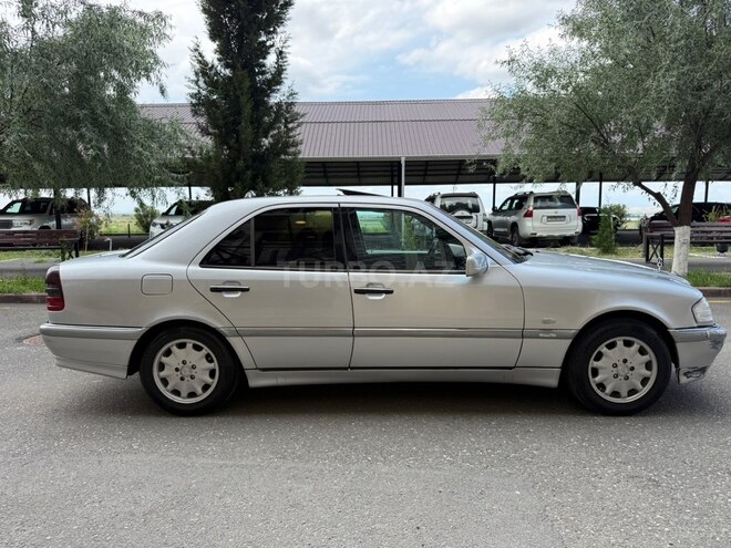 Mercedes C 240-6