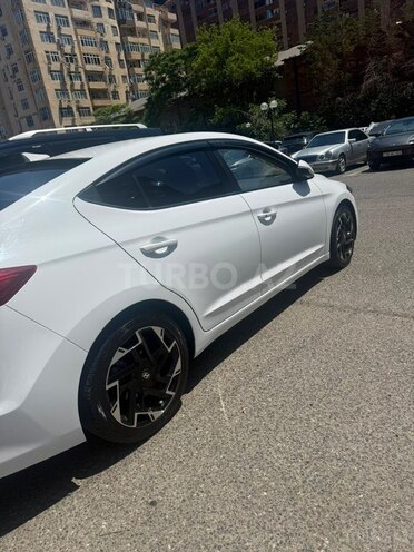 Hyundai Avante-5