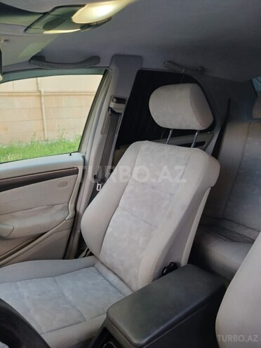 Mercedes C 240-11
