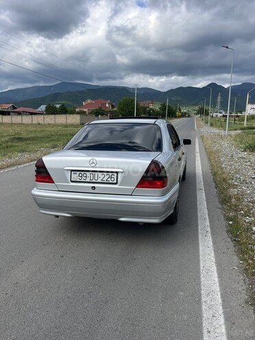 Mercedes C 180-9