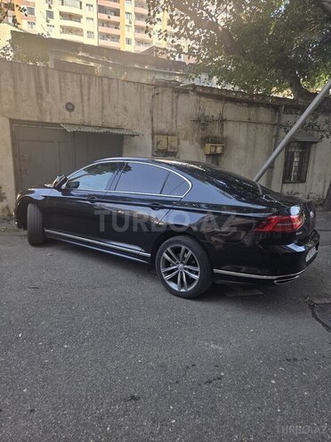 Volkswagen Passat-5