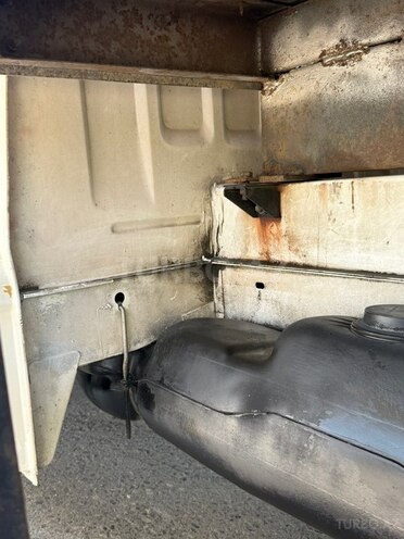 Ford Transit-9
