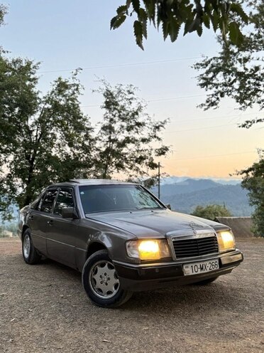 Mercedes 300 D-1