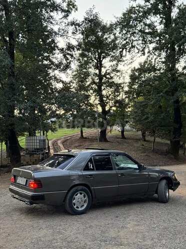 Mercedes 300 D-2