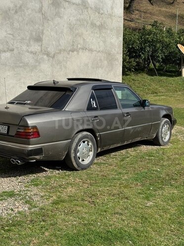 Mercedes 300 D-4