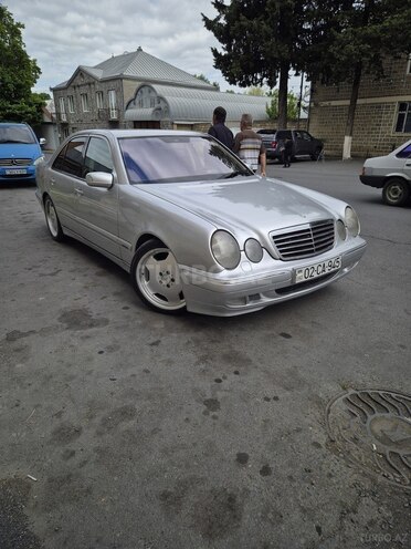 Mercedes E 240-5