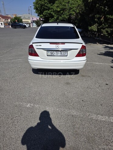 Mercedes E 220-2
