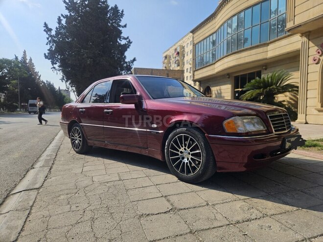 Mercedes C 220-11